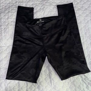 Black cameo yoga pants